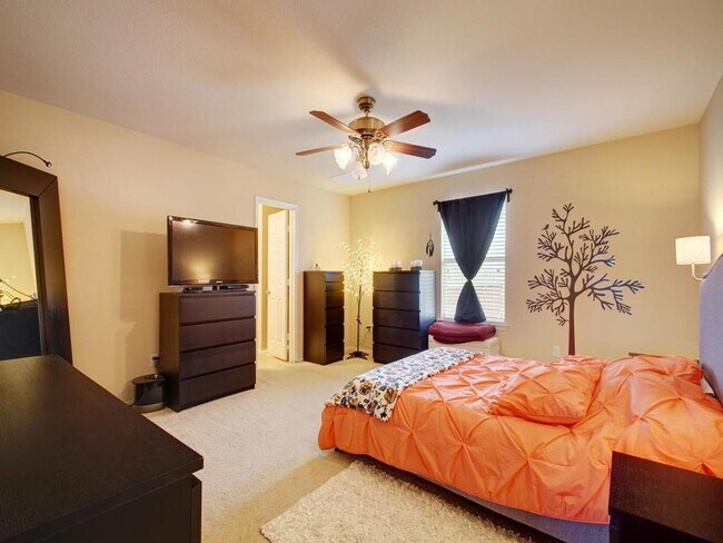 Building Photo - 3420 Bach Dr