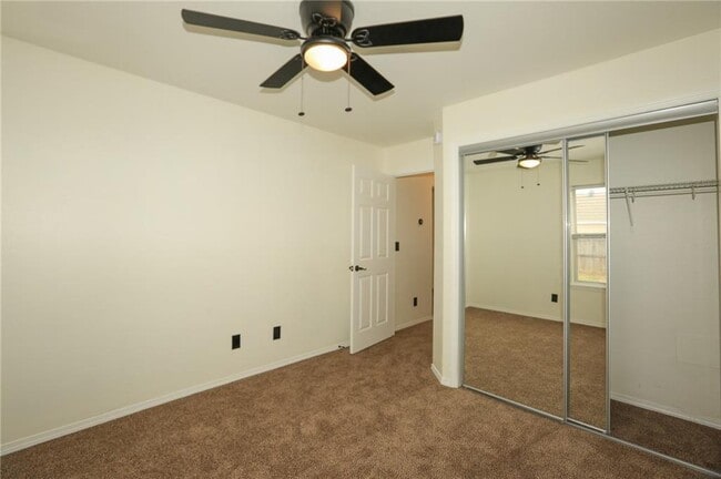 Building Photo - 900 SW River Rock St