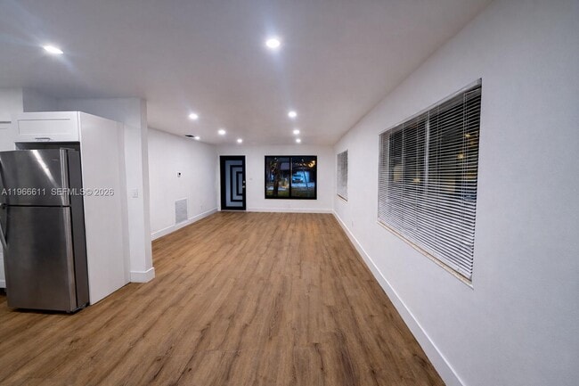 Building Photo - 6849 SW 12th St