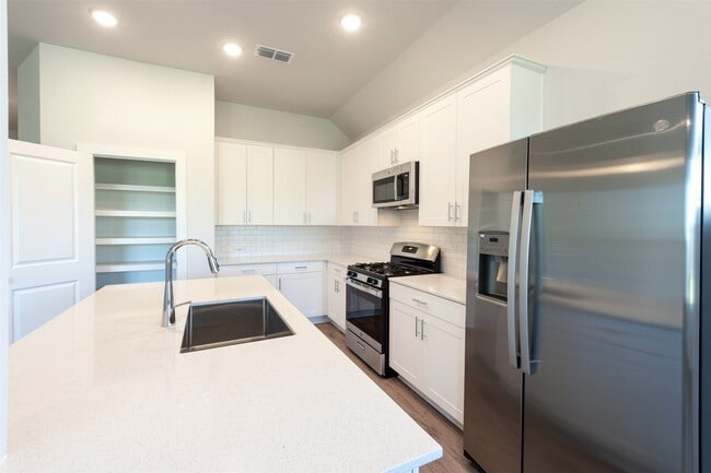 Building Photo - 16835 Solomons Plume Ln