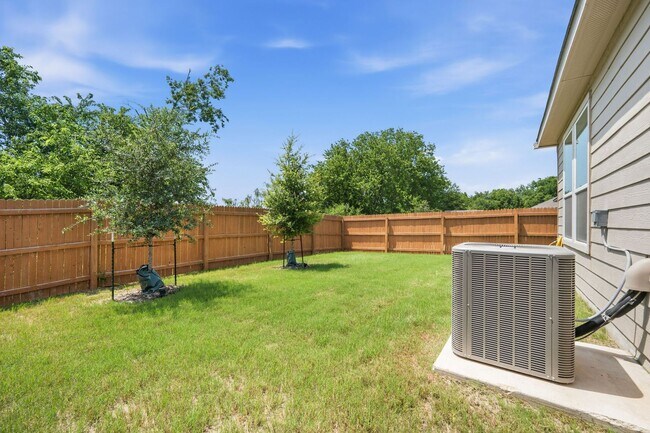 Building Photo - 4015 Casita Mia St