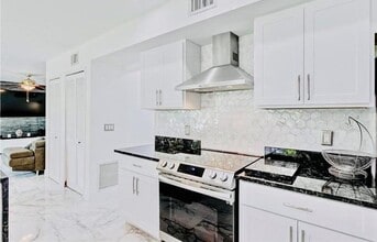 Building Photo - 128 Royal Pine Cir N