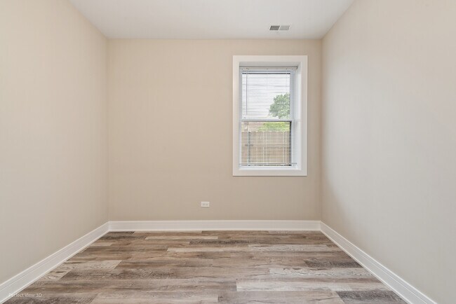 Building Photo - 6530 S Maryland Ave