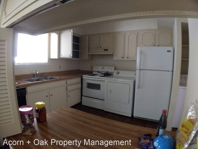 Building Photo - 2 br, 2.5 bath House - 2366 Champion Court