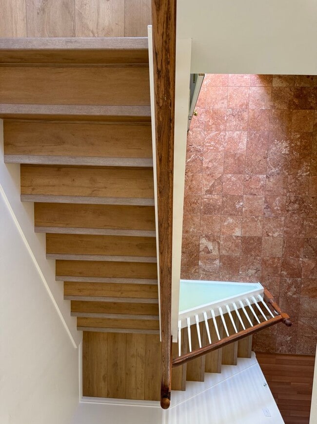 Building Photo - Spacious Single Family Home in Bakersfield...