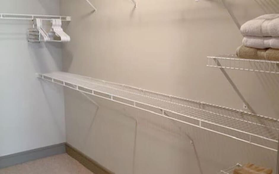 Building Photo - 700 Venue Wy