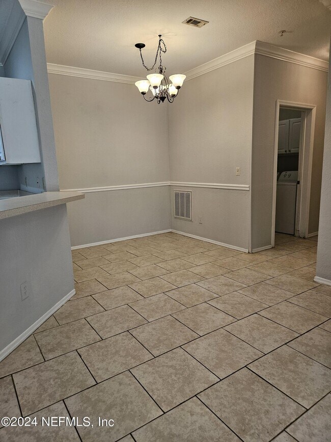 Building Photo - 13810 Sutton Park Dr N