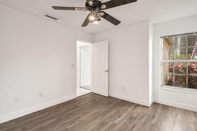 Building Photo - 13596 Weyburne Dr