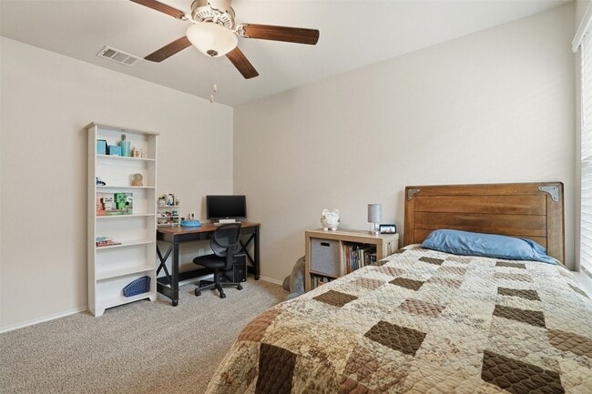 Building Photo - 11016 33rd Ave N