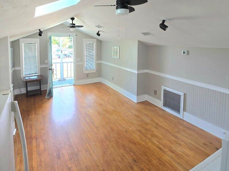 Building Photo - 103 W Mohawk Ave