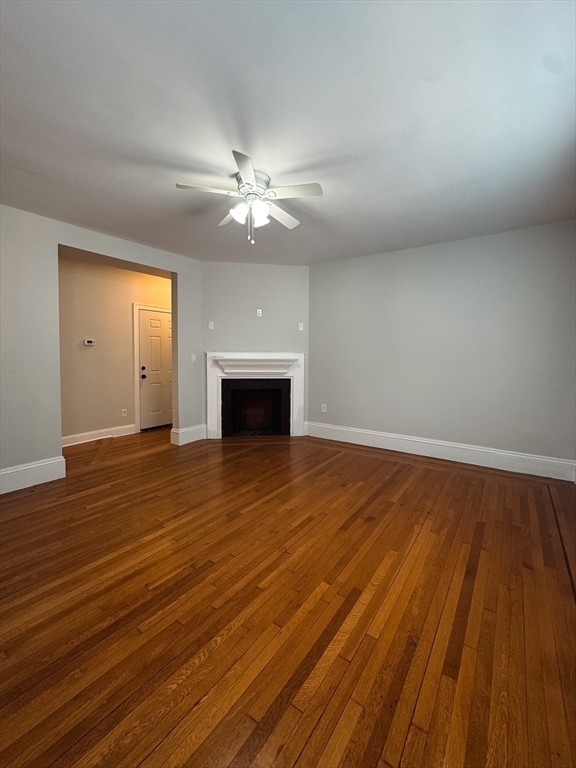 Building Photo - 40 Howland St