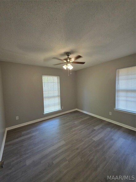 Building Photo - 744 Ledyard Pl