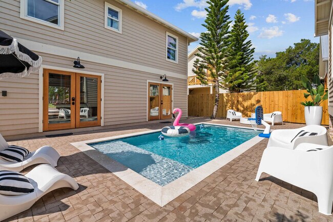 Building Photo - 28 W Castillo Dr