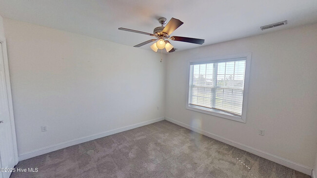 Building Photo - 209 Oak Ridge Ln