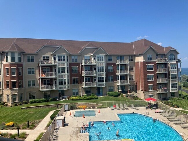 Building Photo - 4120 S Lake Dr