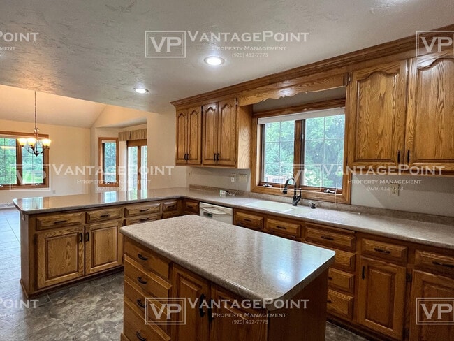Building Photo - 2925 Baylite Dr