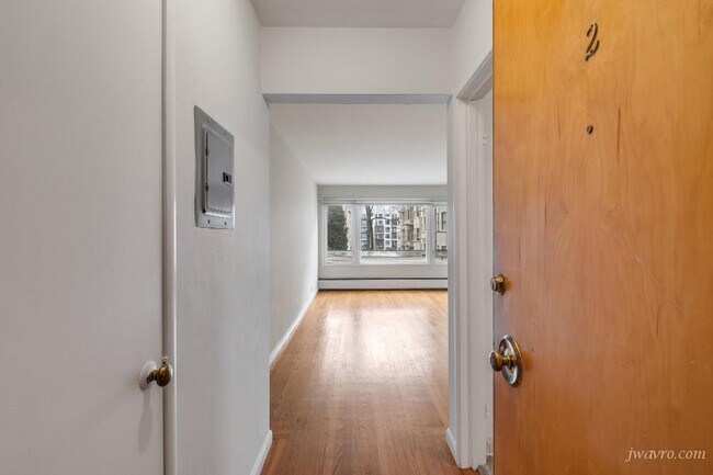 Building Photo - 1930 Franklin St