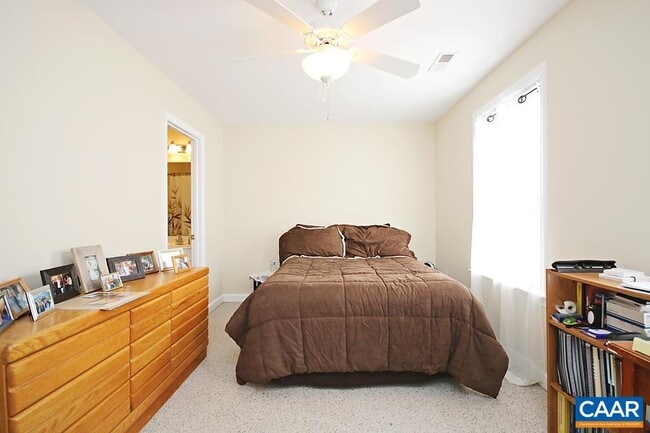 Building Photo - 1039 Carrington Pl