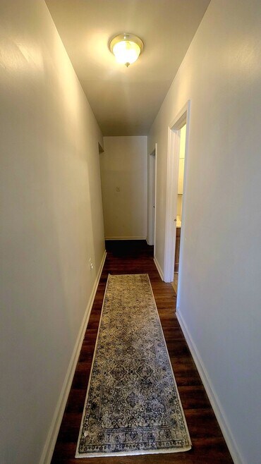 Building Photo - 505 W Grace St