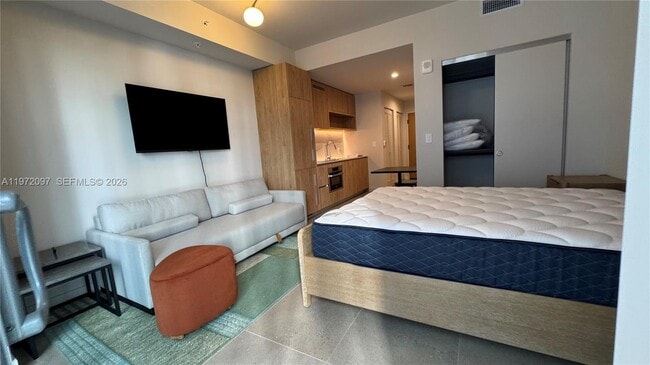 Building Photo - 11 NE 6th St