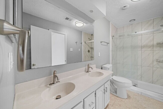 Building Photo - Experience the ultimate in lakefront lifes...