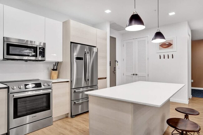 Building Photo - 1220 17th St