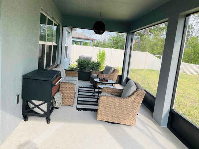Building Photo - 30572 Thunderbird Dr