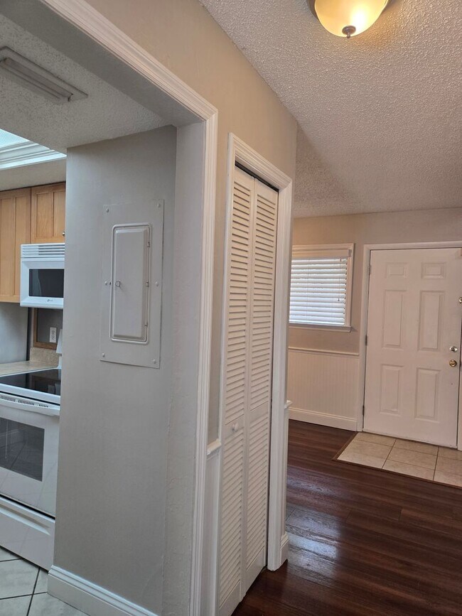 Building Photo - Charming 2-bedroom, 1.5-bath in the desirable Bellamy Forge