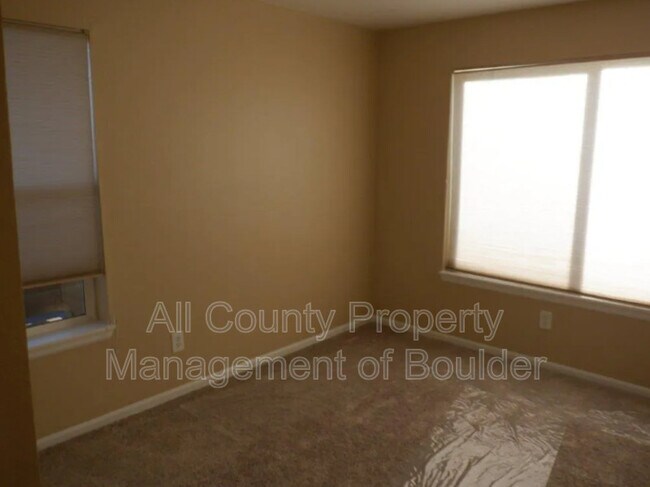 Building Photo - 1830 W Centennial Dr