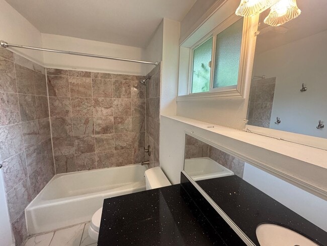 Building Photo - Must See Home!!