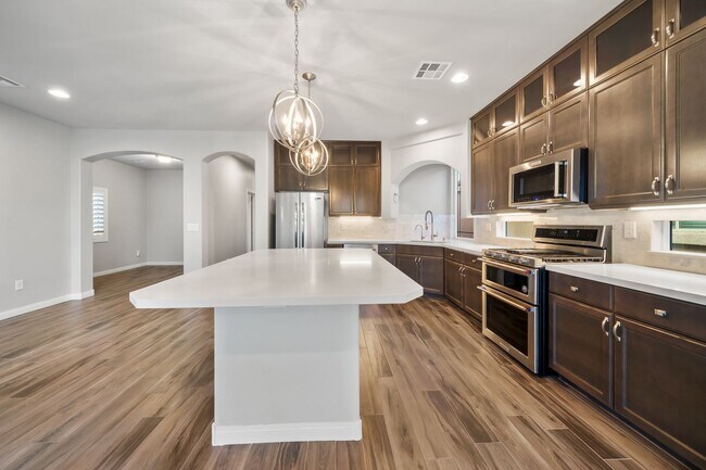 Building Photo - Modern upgrades, Tesla solar, and versatil...