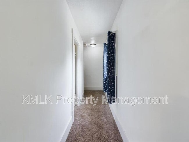 Building Photo - 665 Kling St