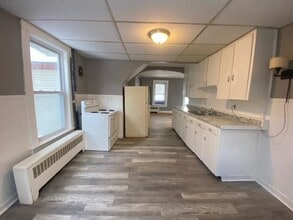 Building Photo - 47 Myrtle St