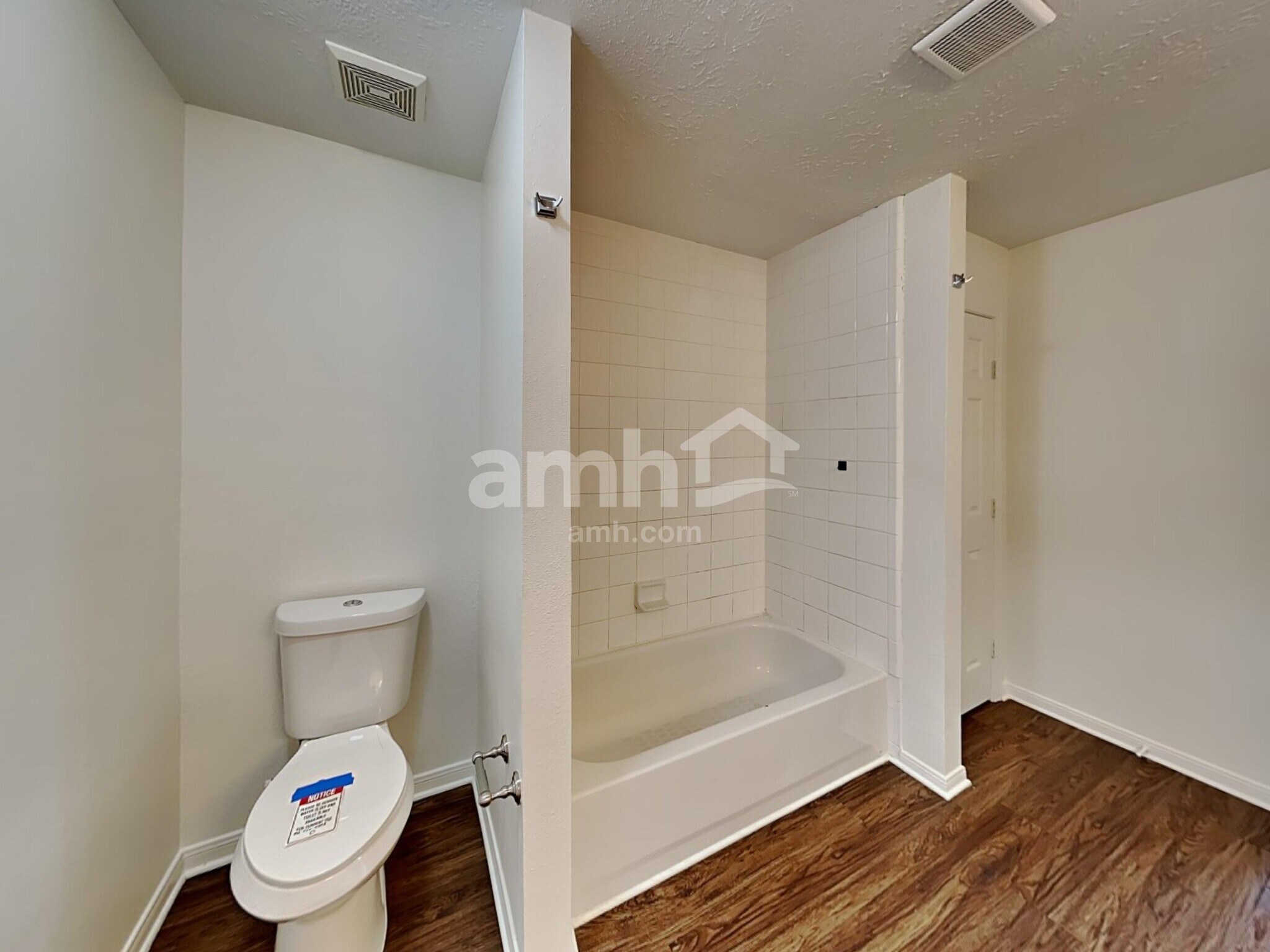 Building Photo - 16410 Tudor Point Ct