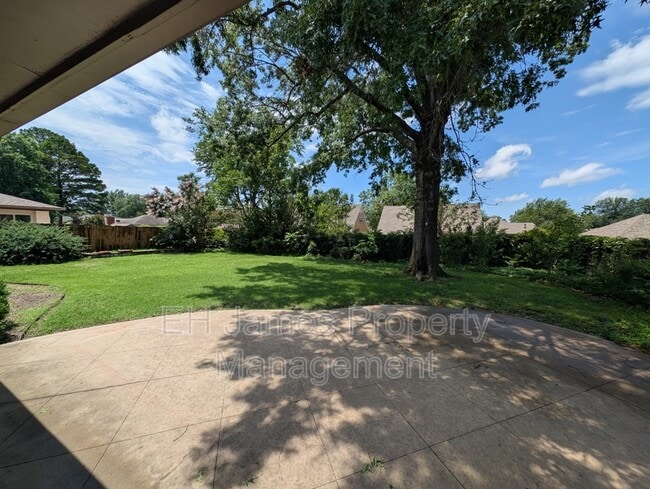 Building Photo - 4626 S Maplewood Ave