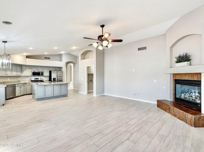 Building Photo - 9926 E Pantera Ave