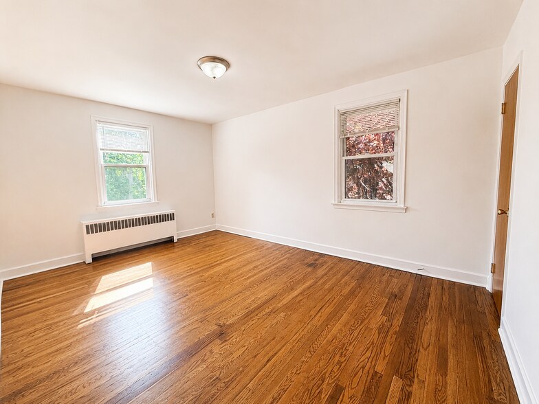 Building Photo - 35 Elberon Ave