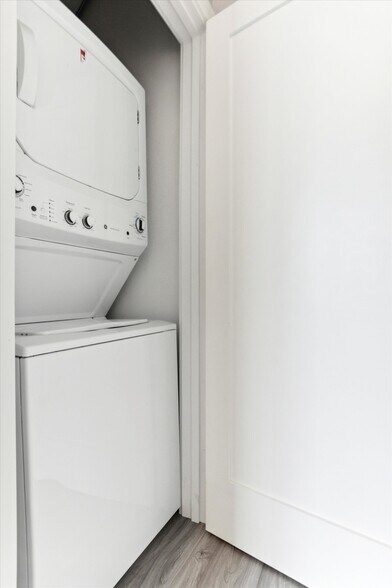 Building Photo - 650 South St