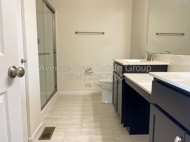 Building Photo - 110 Pearl Vista Ct