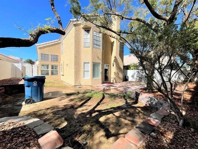 Building Photo - 8013 Coral Point Ave