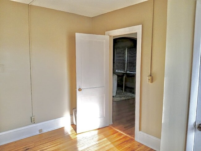 Building Photo - Adorable 4 Bed | 2 Bath in Longfellow
