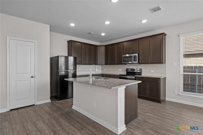 Building Photo - 1037 Shelby Dr