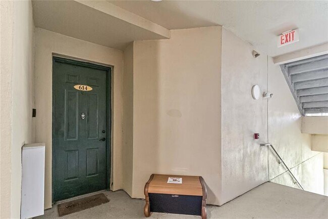 Building Photo - 614 Terrace Ridge Cir
