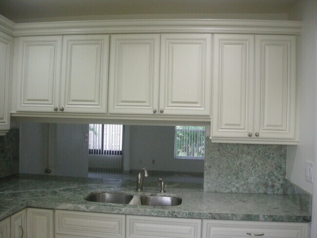 Building Photo - 11701 SW 108th Ln