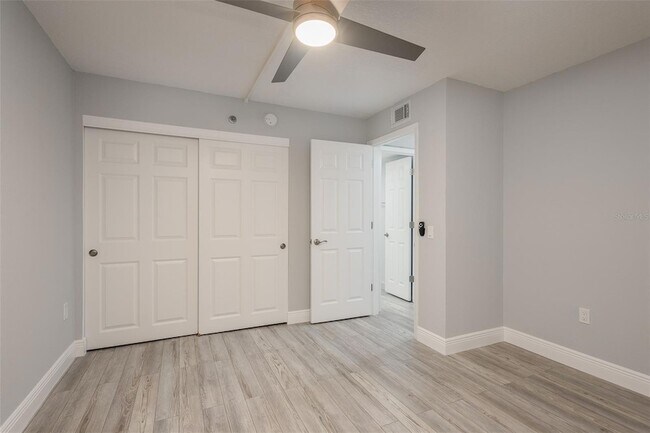 Building Photo - 6035 Sea Ranch Dr