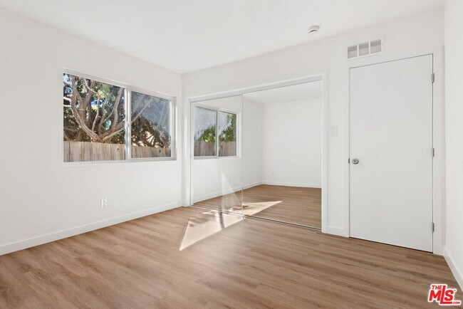 Building Photo - 836 Ashland Ave