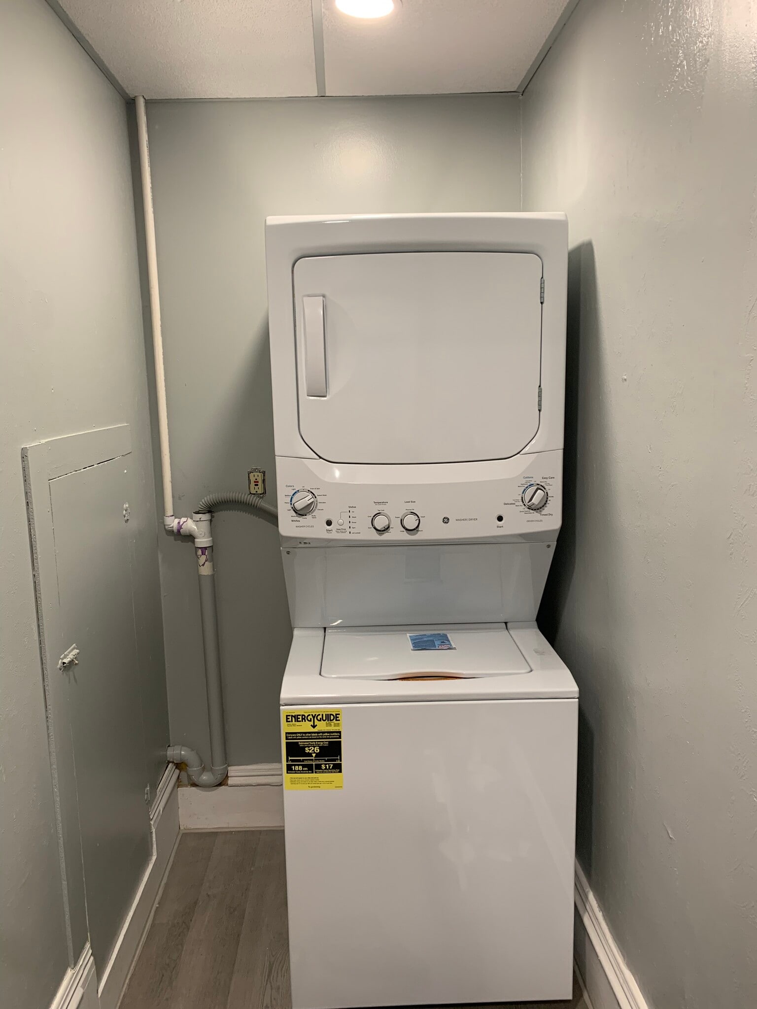 Building Photo - 23 Hakes Ave