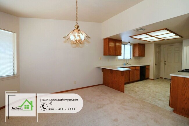 Building Photo - 1844 Breckenwood Dr