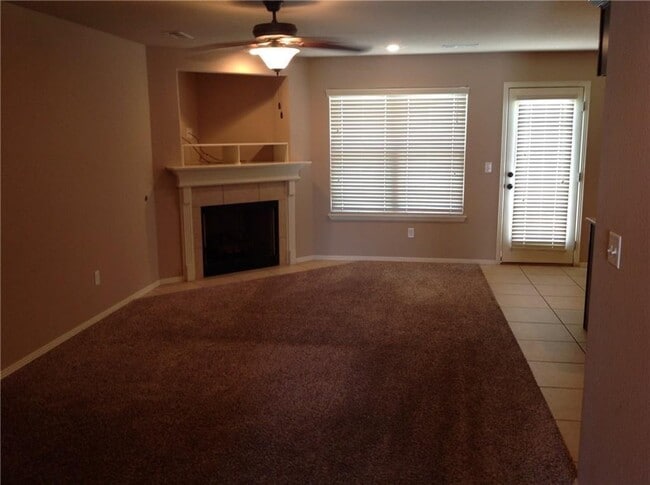 Building Photo - 1000 Kensington Dr