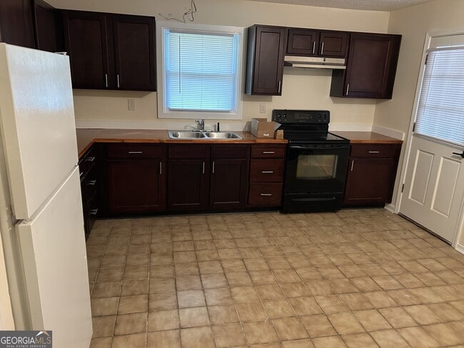 Building Photo - 207 Mt Moriah Rd